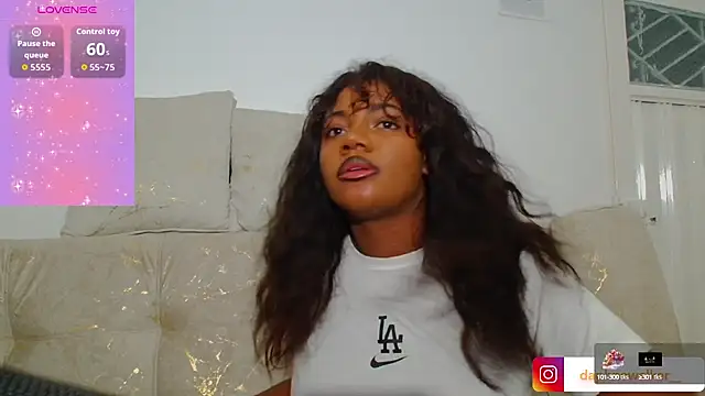 Daphnewalker   online show from October 2025 03:01:02 AM