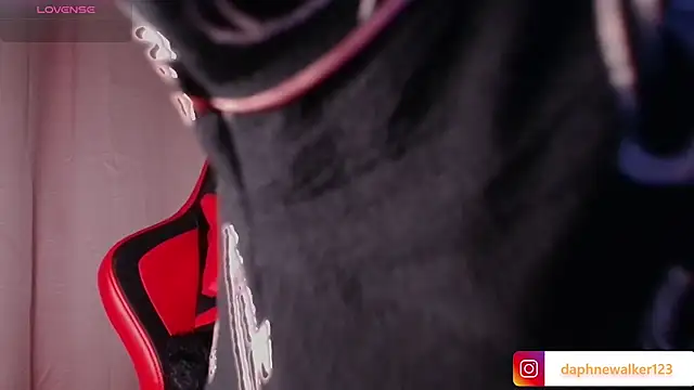 Daphnewalker   online show from February 2026 12:15:02 PM