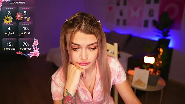 Snapshot of BellaSway chatting on March 2025 07:04:02 AM BellaSway online show from March 2025 07:04:02 AM