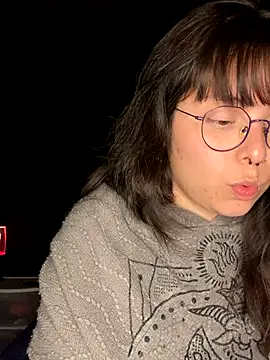 Snapshot of Solo_yoss chatting on October 2025 06:05:01 AM Solo yoss online show from October 2025 06:05:01 AM