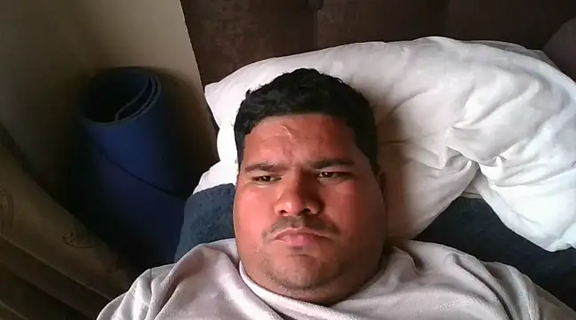 Snapshot of oscarshow24 chatting on March 2025 08:09:02 PM oscarshow24 online show from March 2025 08:09:02 PM