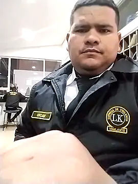 Snapshot of oscarshow24 chatting on March 2025 05:39:01 AM oscarshow24 online show from March 2025 05:39:01 AM