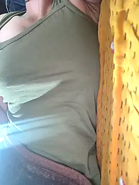 Snapshot of lovely----bhabhi chatting on November 2025 04:17:02 PM lovely----bhabhi online show from November 2025 04:17:02 PM