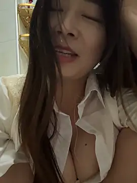 Snapshot of jinj-a chatting on March 2025 06:01:02 PM jinj-a online show from March 2025 06:01:02 PM