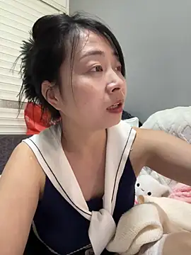 Snapshot of jinj-a chatting on March 2025 12:35:02 PM jinj-a online show from March 2025 12:35:02 PM