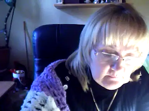 Snapshot of Violet5364 chatting on February 2025 02:52:02 PM Violet5364 online show from February 2025 02:52:02 PM