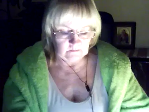 Snapshot of Violet5364 chatting on November 2025 09:05:02 PM Violet5364 online show from November 2025 09:05:02 PM