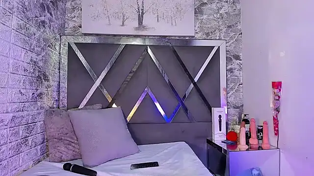 EvansDarling online show from February 2026 02:25:01 PM