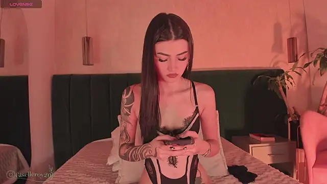 Snapshot of Giselle_royy chatting on June 2026 01:26:02 PM Giselle royy online show from June 2026 01:26:02 PM