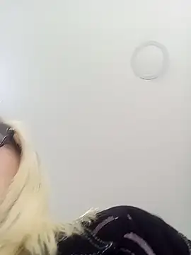 CandieGilson   online show from October 2025 11:53:02 AM