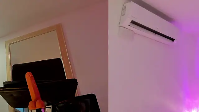 CandieGilson   online show from March 2026 12:12:02 PM