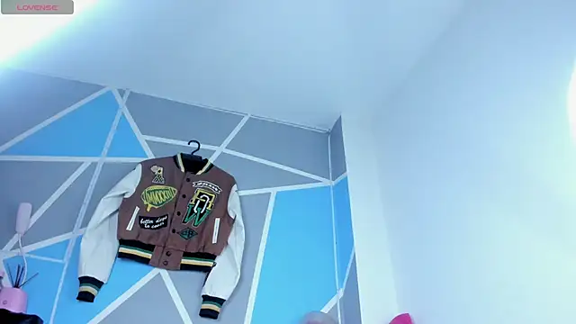 Meghan hott online show from February 2026 07:01:01 AM