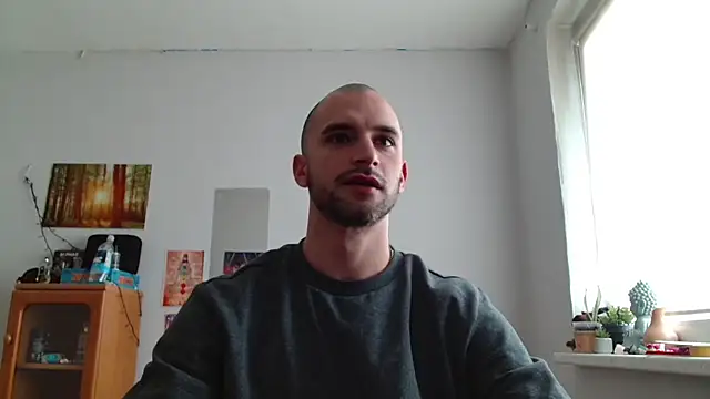 OskarBreno online show from May 2026 06:08:01 AM
