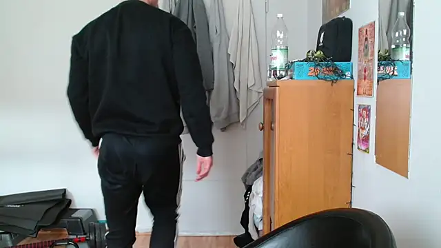 OskarBreno online show from May 2026 03:44:02 PM