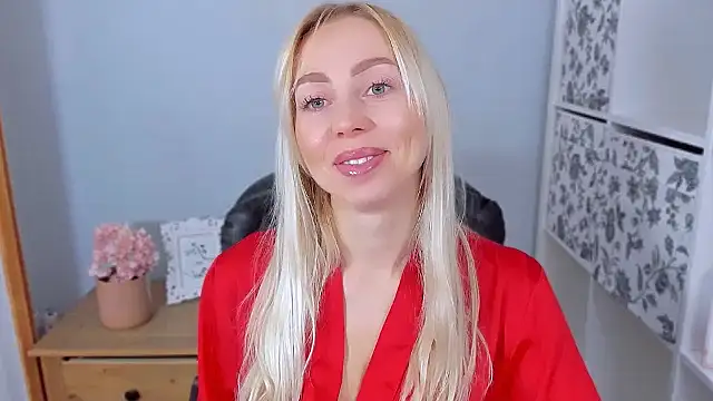 Snapshot of MargaritaRose chatting on November 2025 07:33:02 AM MargaritaRose online show from November 2025 07:33:02 AM