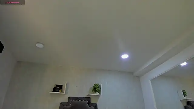 Snapshot of EmiliaRose_ chatting on January 2026 09:09:01 PM EmiliaRose online show from January 2026 09:09:01 PM