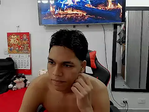 David Gil19 online show from February 2025 01:38:01 PM