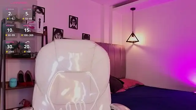 Miller Vanessa  online show from November 2025 08:32:01 PM