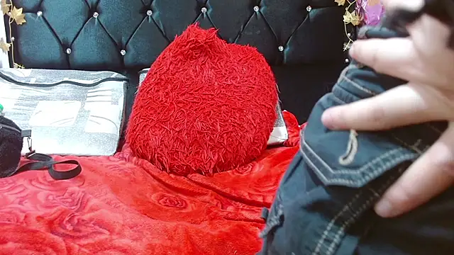 Snapshot of poisondost_hot chatting on November 2025 04:07:01 PM poisondost hot online show from November 2025 04:07:01 PM