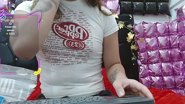 Snapshot of poisondost_hot chatting on November 2025 02:32:01 PM poisondost hot online show from November 2025 02:32:01 PM