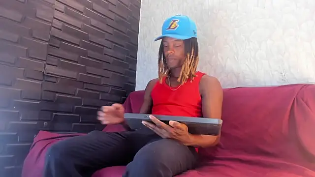 LooganX online show from October 2025 02:14:01 PM