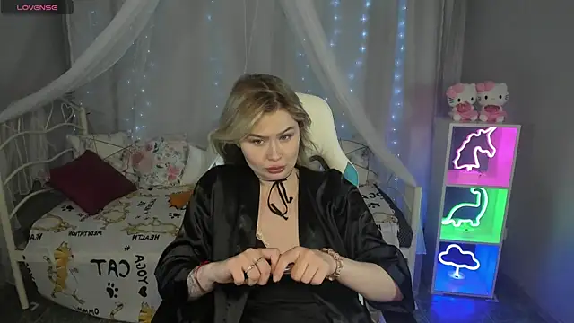 Snapshot of MargoBryan chatting on March 2025 09:11:02 PM MargoBryan online show from March 2025 09:11:02 PM