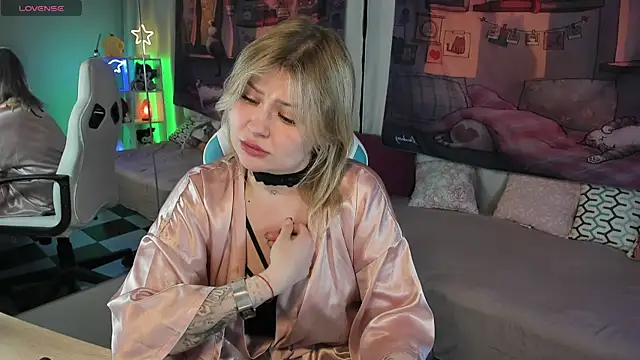 Snapshot of MargoBryan chatting on March 2025 07:50:02 PM MargoBryan online show from March 2025 07:50:02 PM