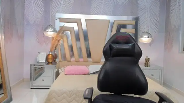 Snapshot of Layla_palmer chatting on February 2025 02:26:02 AM Layla palmer online show from February 2025 02:26:02 AM