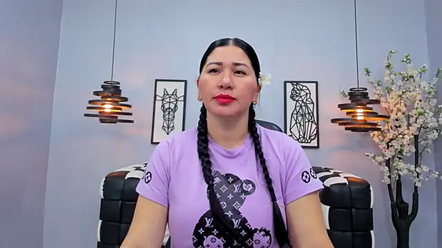 Snapshot of Layla_palmer chatting on February 2025 10:10:01 PM Layla palmer online show from February 2025 10:10:01 PM