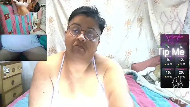 Snapshot of erinadarling79 chatting on September 2025 09:17:02 PM erinadarling79 online show from September 2025 09:17:02 PM