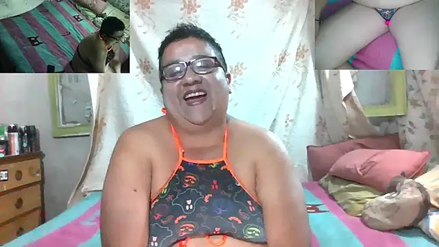 Snapshot of erinadarling79 chatting on October 2025 02:34:01 AM erinadarling79 online show from October 2025 02:34:01 AM