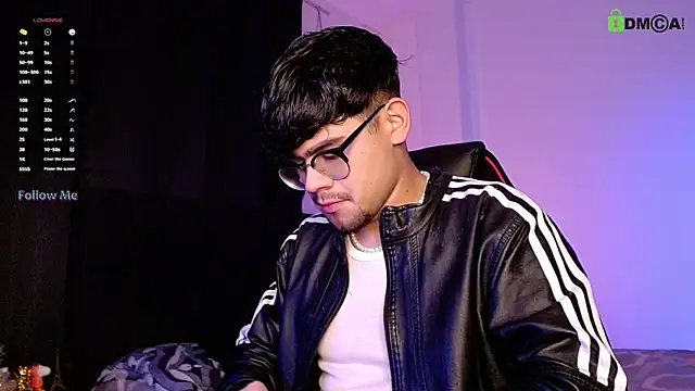 Snapshot of isaac-saenz chatting on November 2025 10:32:02 PM isaac-saenz online show from November 2025 10:32:02 PM