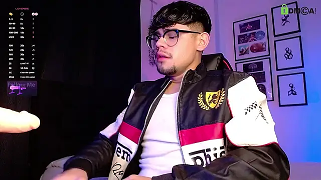 Snapshot of isaac-saenz chatting on December 2025 11:02:01 PM isaac-saenz online show from December 2025 11:02:01 PM