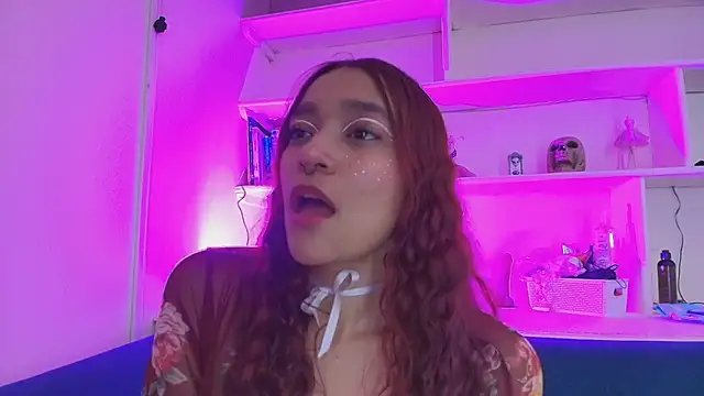 charlotte bluee online show from December 2025 08:30:02 AM