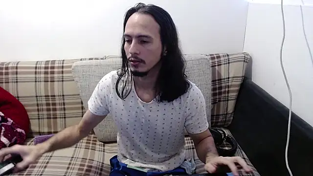 Snapshot of cholitohermoso chatting on June 2026 11:33:02 PM cholitohermoso online show from June 2026 11:33:02 PM