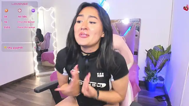 Snapshot of LUDO_KITTY_TAY chatting on February 2025 05:31:01 AM LUDO KITTY TAY online show from February 2025 05:31:01 AM