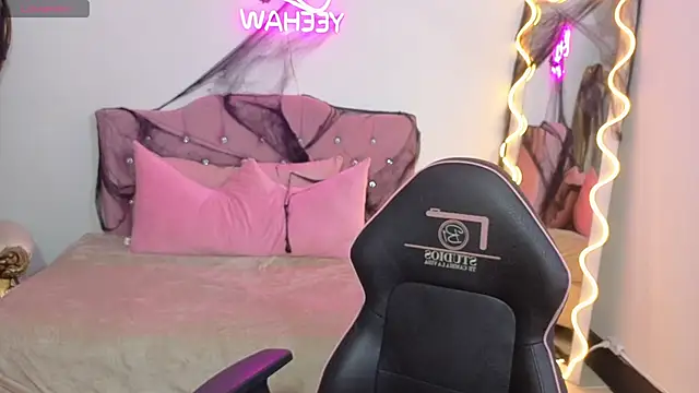 Snapshot of LUDO_KITTY_TAY chatting on October 2025 03:20:01 AM LUDO KITTY TAY online show from October 2025 03:20:01 AM