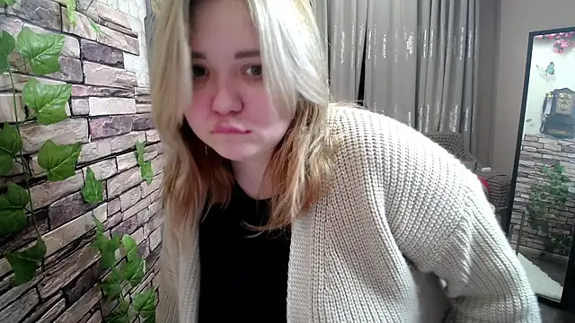 Snapshot of Finna_39 chatting on February 2025 01:37:02 PM Finna 39 online show from February 2025 01:37:02 PM