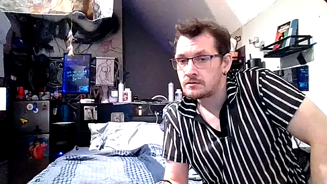 Snapshot of Sk00byJaXxX212 chatting on May 2026 04:19:01 AM Sk00byJaXxX212 online show from May 2026 04:19:01 AM