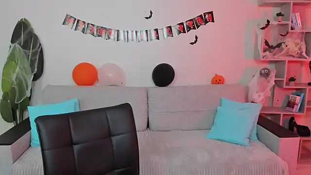 GabriellaMays online show from October 2025 05:09:02 AM