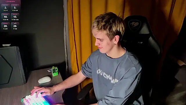 Snapshot of EdwinBlaze chatting on February 2025 08:24:01 PM EdwinBlaze online show from February 2025 08:24:01 PM