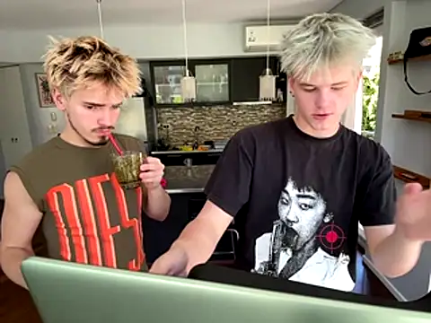 Snapshot of EdwinBlaze chatting on November 2025 05:13:02 PM EdwinBlaze online show from November 2025 05:13:02 PM