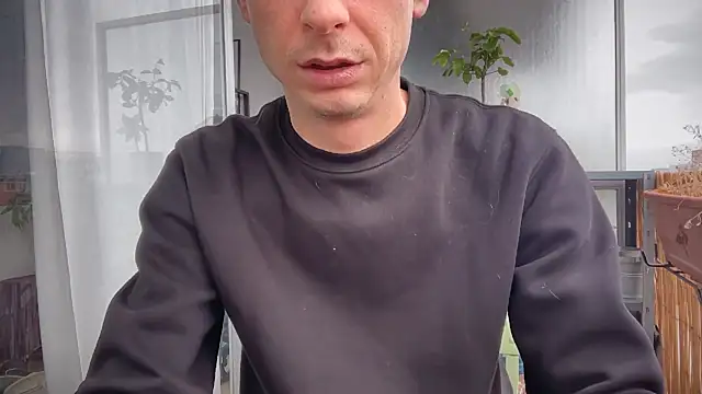 Snapshot of MikymikeBBWD chatting on November 2025 01:02:01 PM MikymikeBBWD online show from November 2025 01:02:01 PM