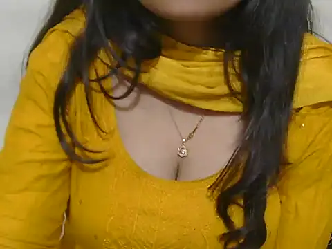 Snapshot of Cute_anamikasingh chatting on February 2025 12:52:02 PM Cute anamikasingh online show from February 2025 12:52:02 PM