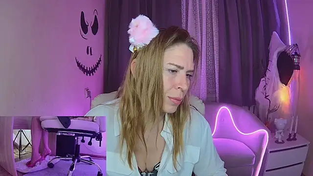 TessaDaybreak online show from October 2025 06:54:01 AM