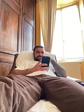 morfeoX online show from October 2025 11:44:01 AM