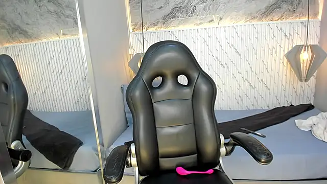 lucelly 15 online show from December 2025 11:37:01 AM