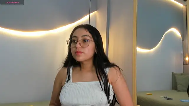 Snapshot of lucelly_15 chatting on December 2025 12:01:01 PM lucelly 15 online show from December 2025 12:01:01 PM