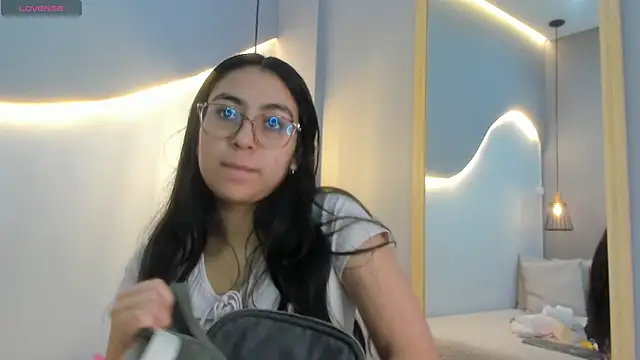 Snapshot of lucelly_15 chatting on December 2025 11:40:02 AM lucelly 15 online show from December 2025 11:40:02 AM