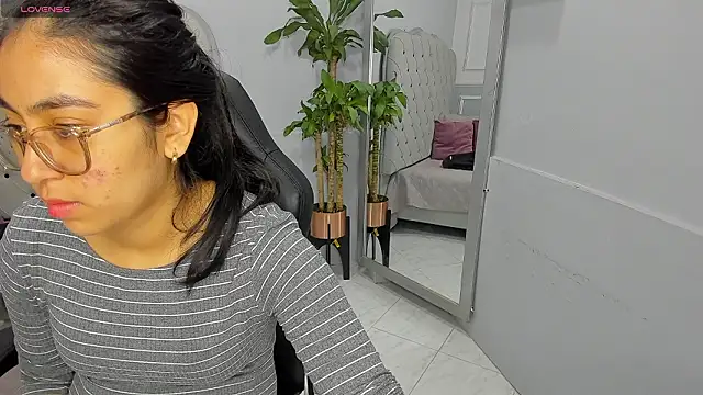 Snapshot of lucelly_15 chatting on February 2026 11:50:01 AM lucelly 15 online show from February 2026 11:50:01 AM